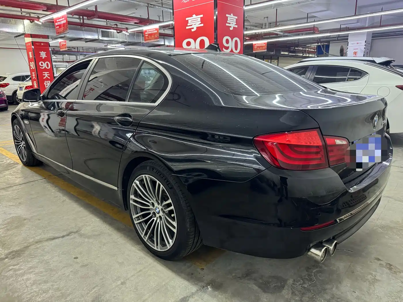 BMW 5 Series 2011 528Li Leading фото 18