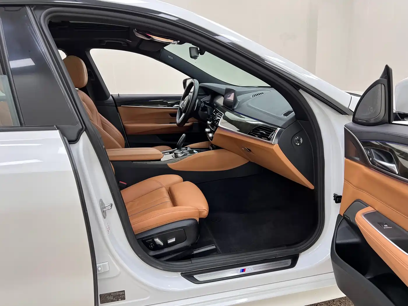 BMW 6 Series GT 2019 630i M Sport Package фото 33