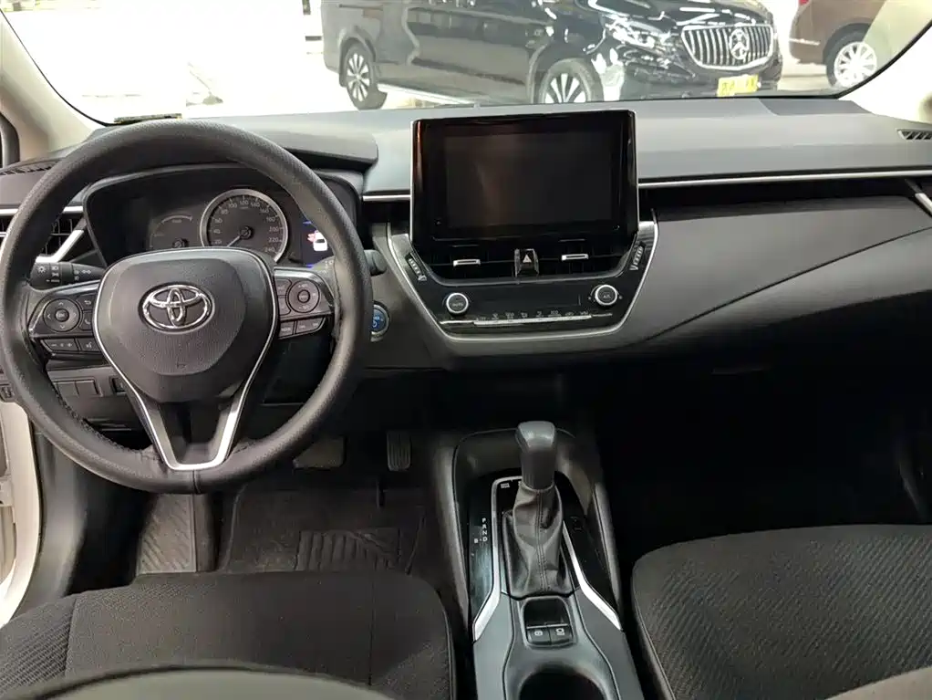 Toyota Corolla 2021 Hybrid 1.8L E-CVT Elite Edition фото 18
