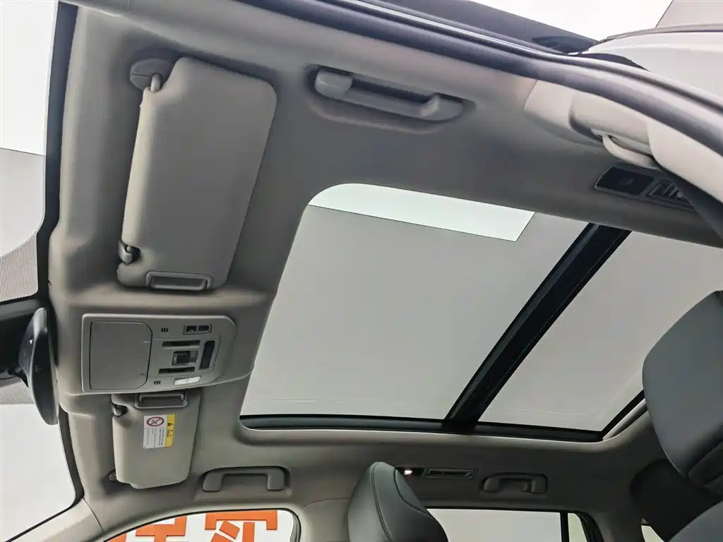 Toyota Highlander 2024 2.5L Smart Hybrid 4WD Premium 7-seater фото 14