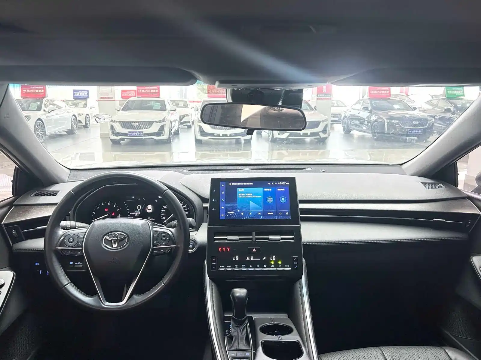 Фото 5 - Toyota Avalon