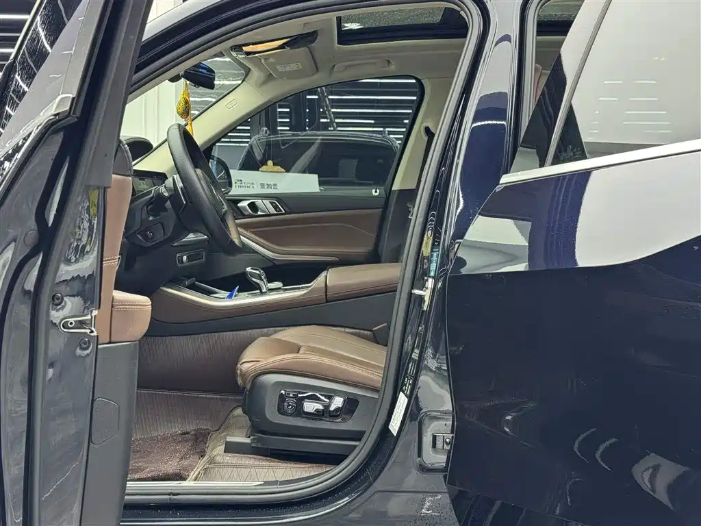 BMW X5 (Import) 2019 xDrive40i Exclusive M Sport Package фото 6