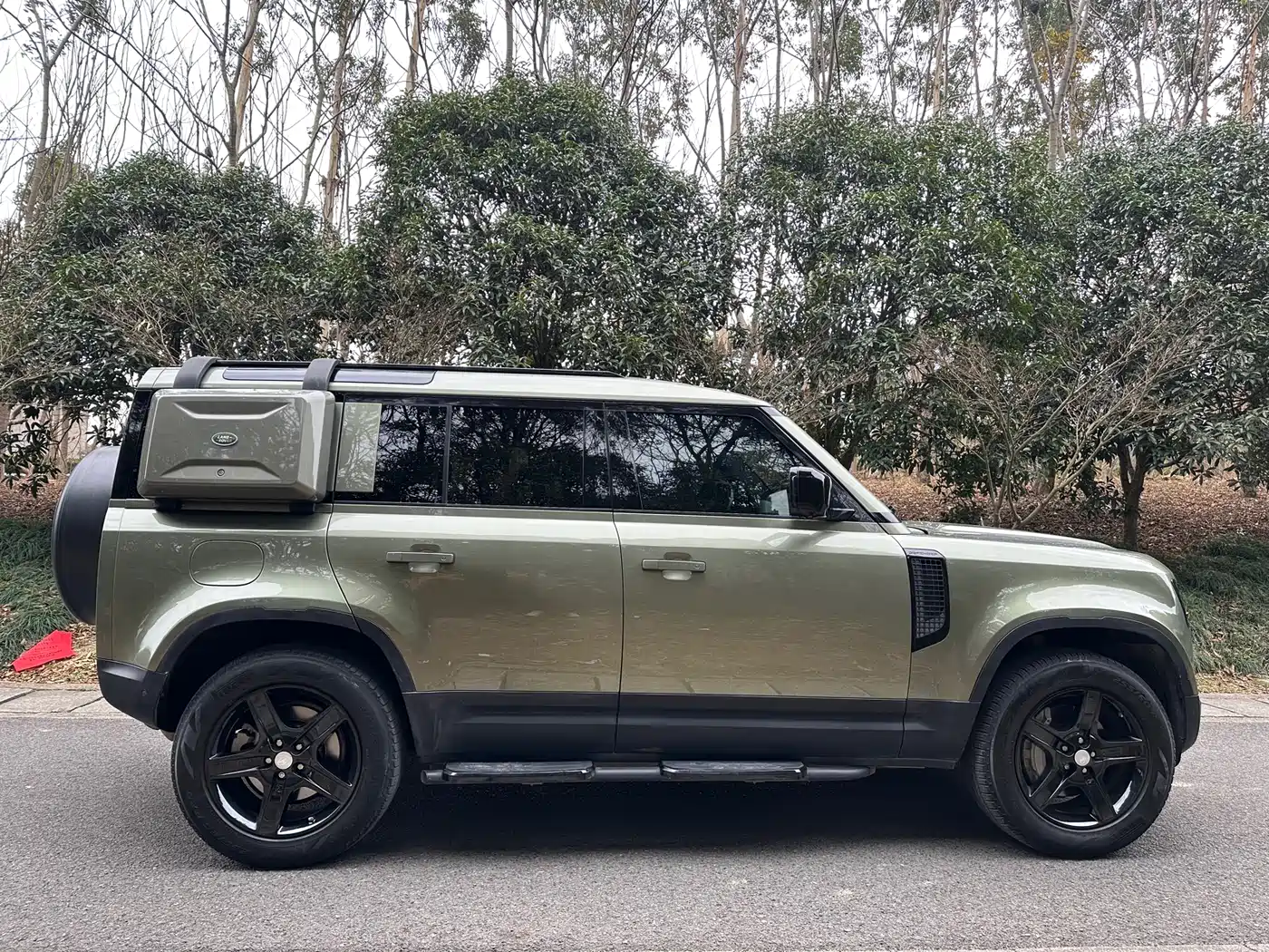 Land Rover Defender 2020 Model 110 P400 HSE фото 5