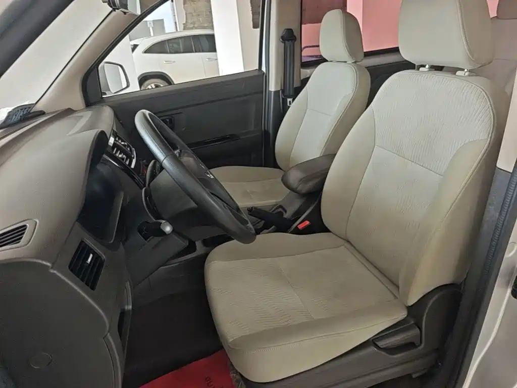 Wuling Motors Wuling Rongguang V 2018 2016 1.5L Standard