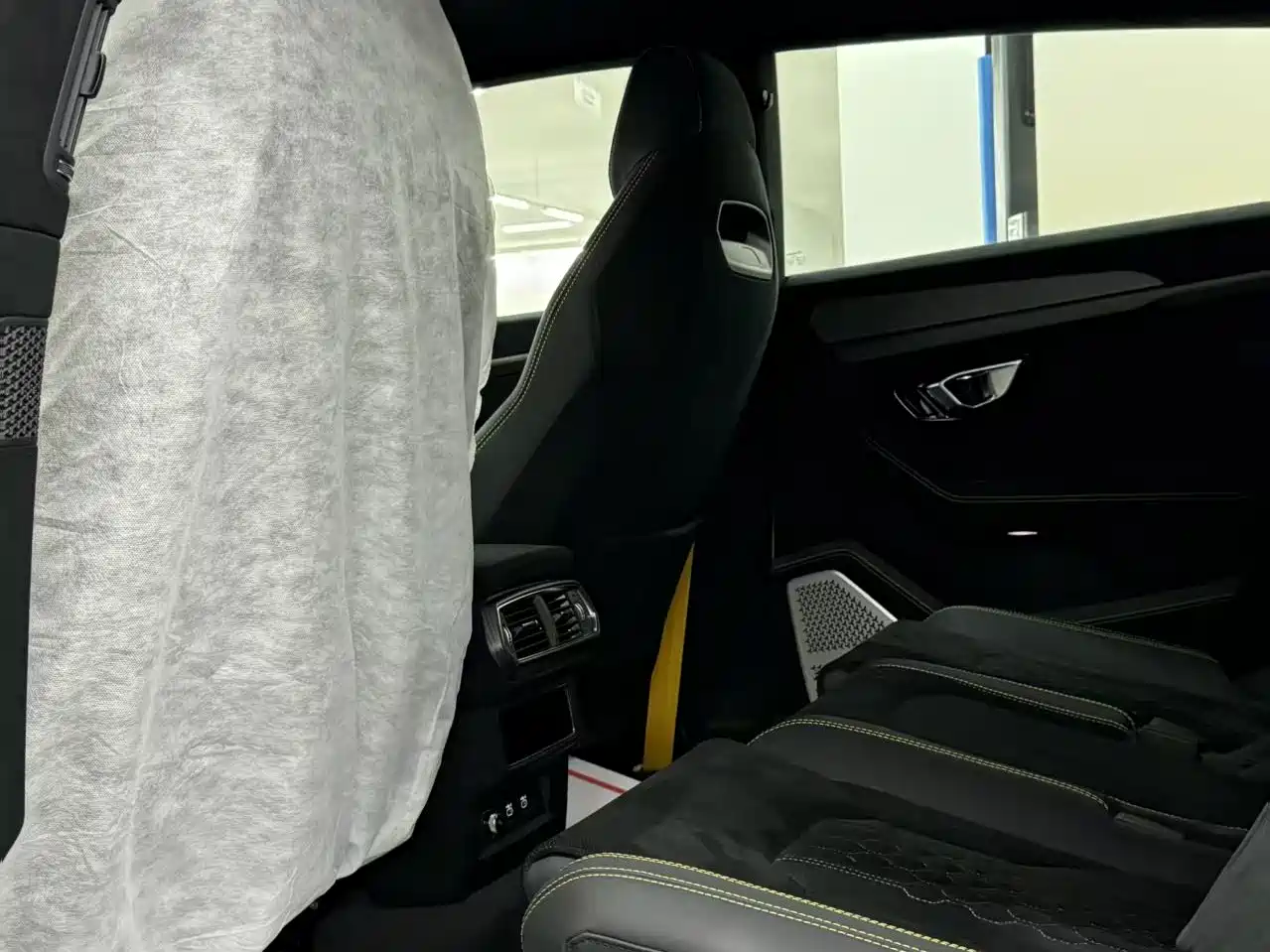 Lamborghini Urus 2022 4.0T V8 Performante фото 7