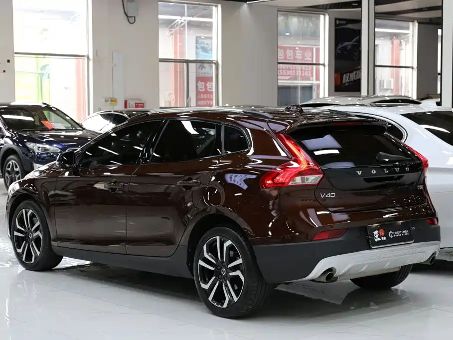 Volvo V40 2018 2017 Cross Country T5 AWD Inscription