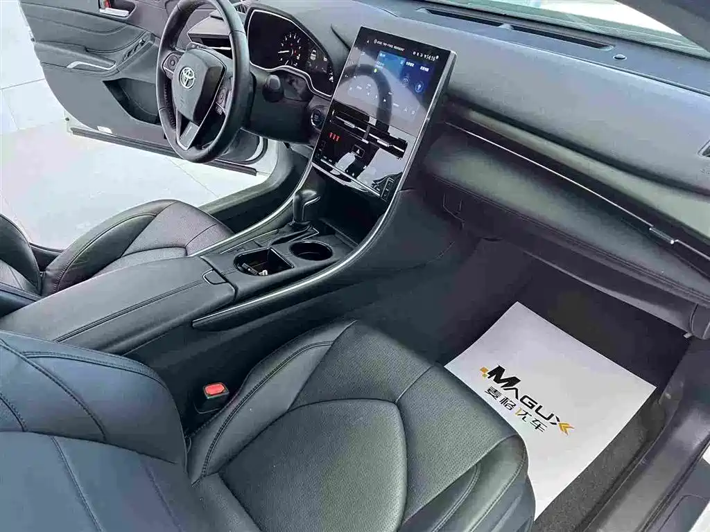 Toyota Avalon 2023 2.0L Luxury Edition фото 12