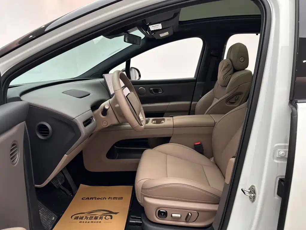 Li Auto i6 2026 2025 2WD Base Model