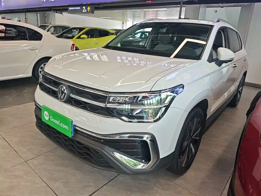 Volkswagen Tharu 2024 300TSI 2WD Bright Moon Edition