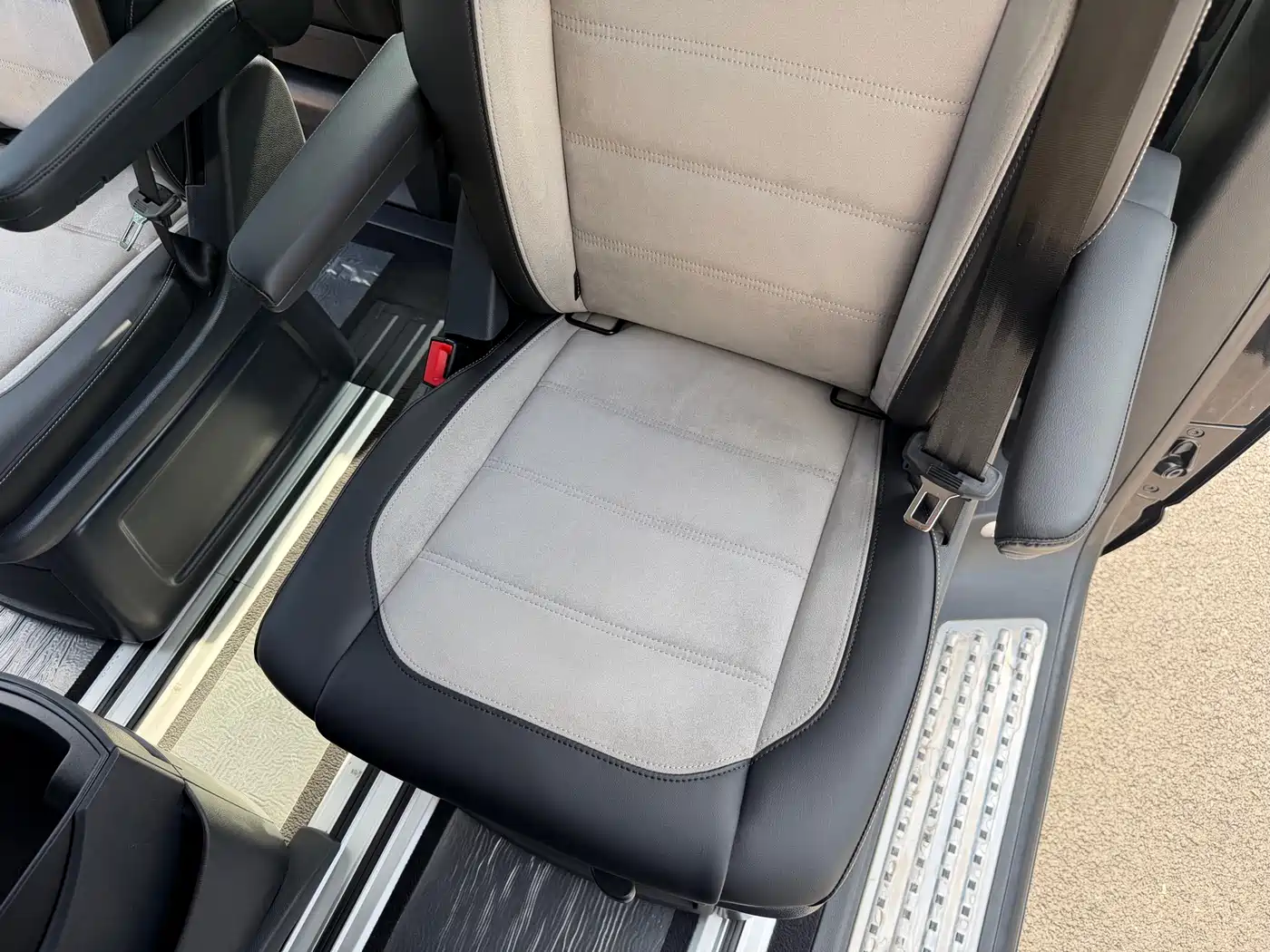 Volkswagen Multivan 2017 2017 2.0TSI AWD Premium Edition 7-Seater