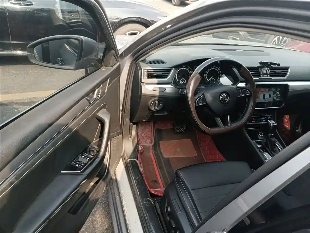 Škoda Superb 2019 Facelift TSI280 DSG Comfort Edition фото 14