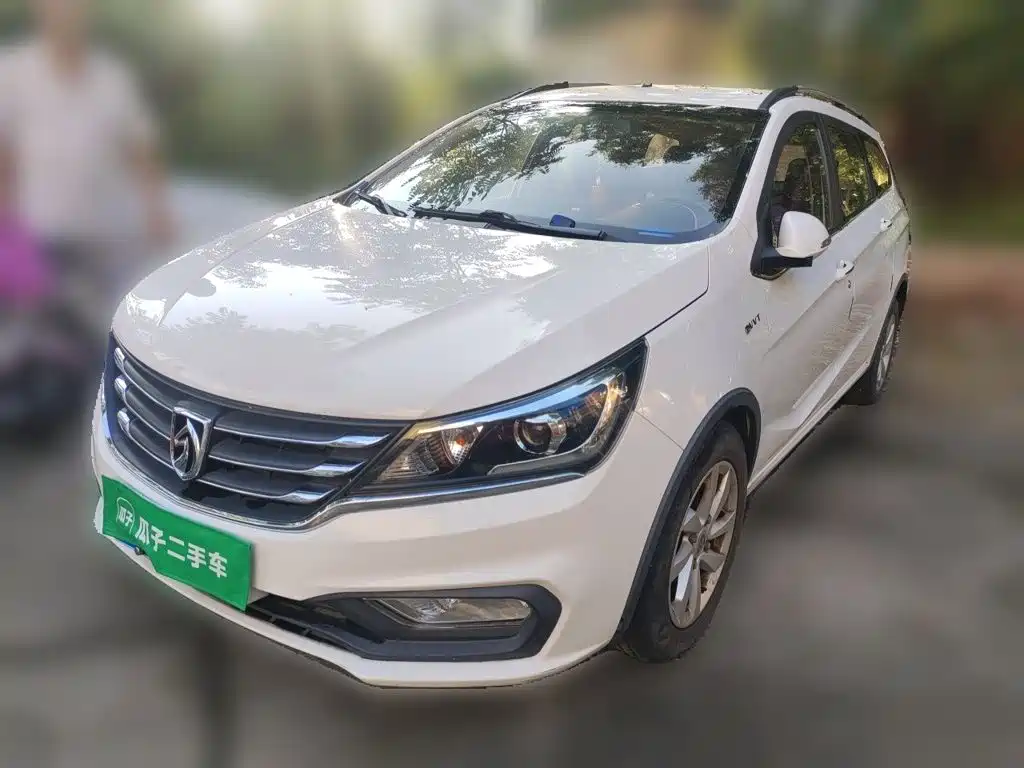 Baojun 310W 2017 2017 1.5L Manual Fashion Edition (China V)