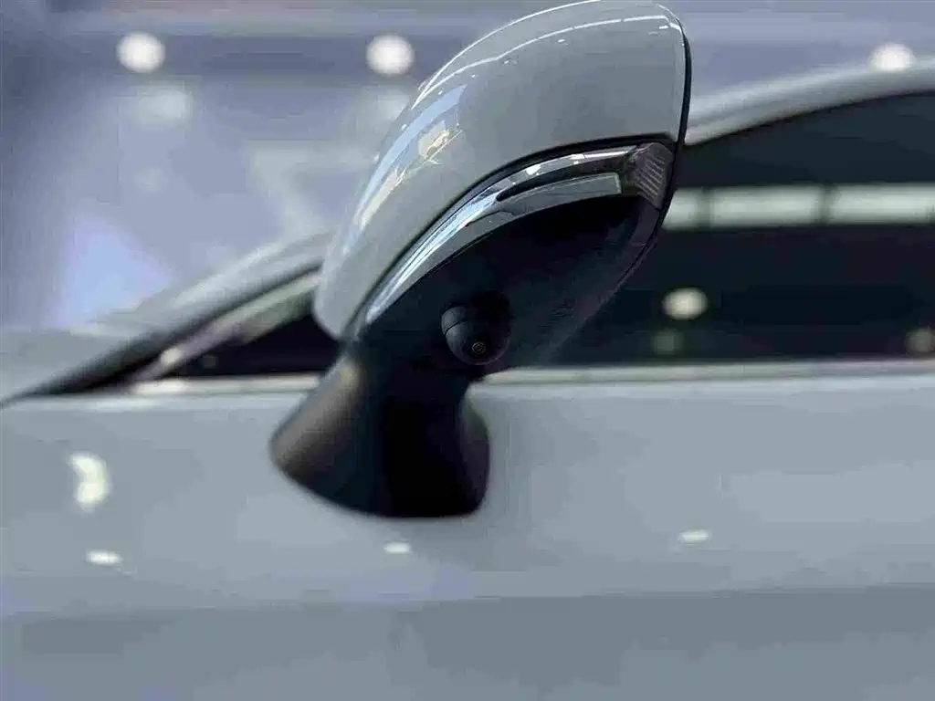 Toyota Avalon 2023 2.0L Luxury Edition фото 18