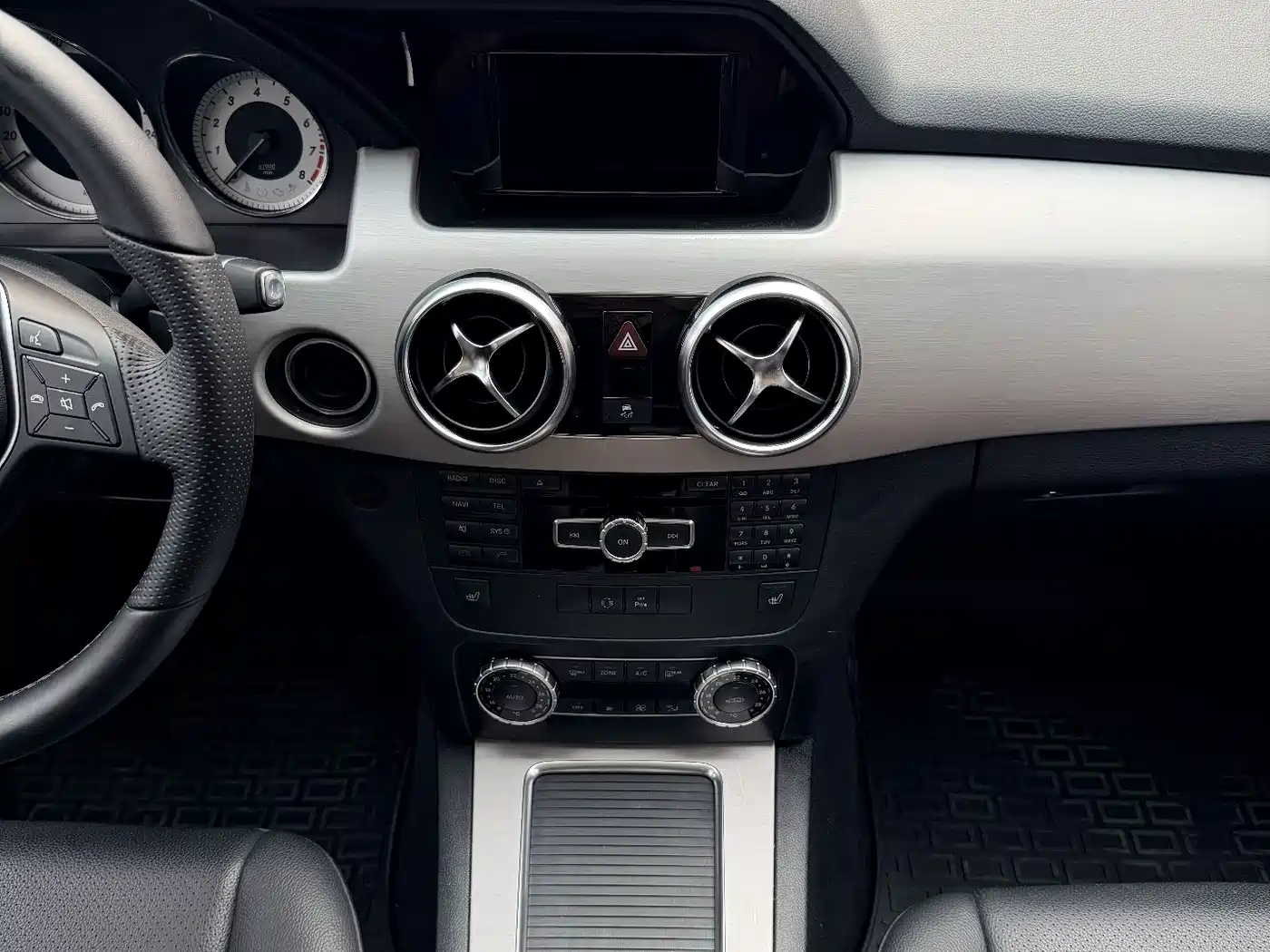 Mercedes-Benz GLK-Class 2013 GLK 300 4MATIC Dynamic Sunroof фото 16