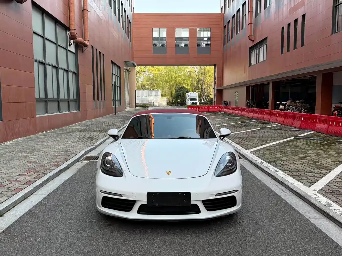 Porsche 718 2018 Boxster 2.0T фото 2