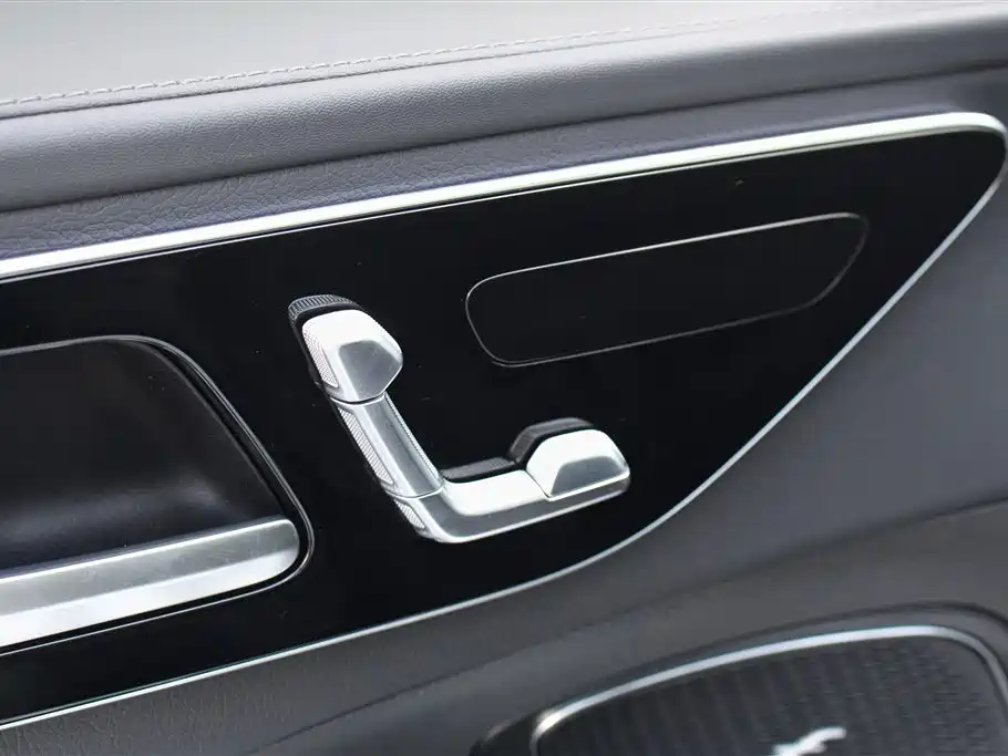 Mercedes-Benz C-Class 2023 Facelift C 260 L Sport Edition фото 12