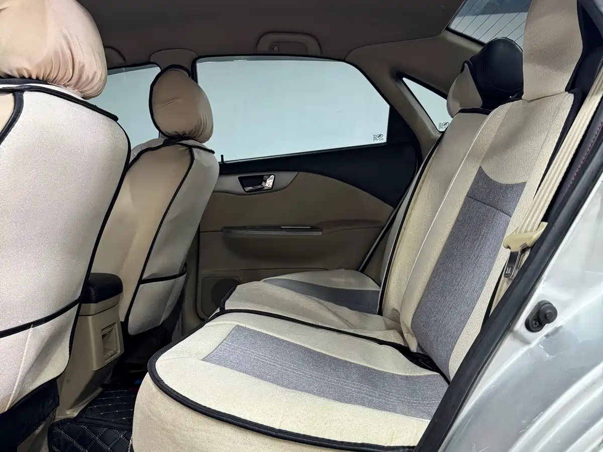 Buick Excelle 2011 1.6LX-AT фото 9