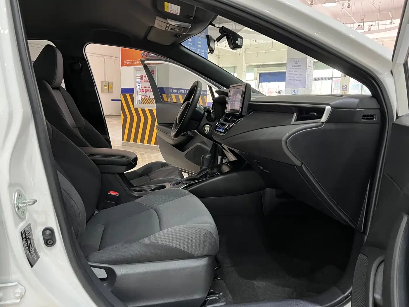 Toyota Levin 2022 Facelift TNGA 1.5L CVT Progressive Edition фото 10