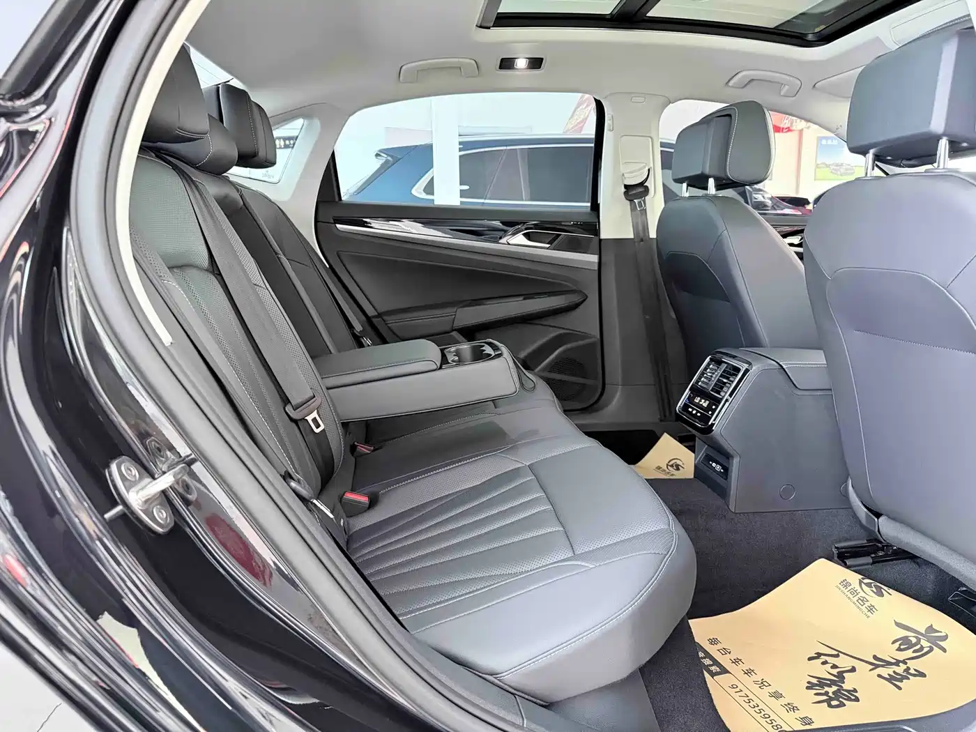 Volkswagen Passat 2026 2026 Outstanding Edition 380TSI Starlight Dragon Soaring Version
