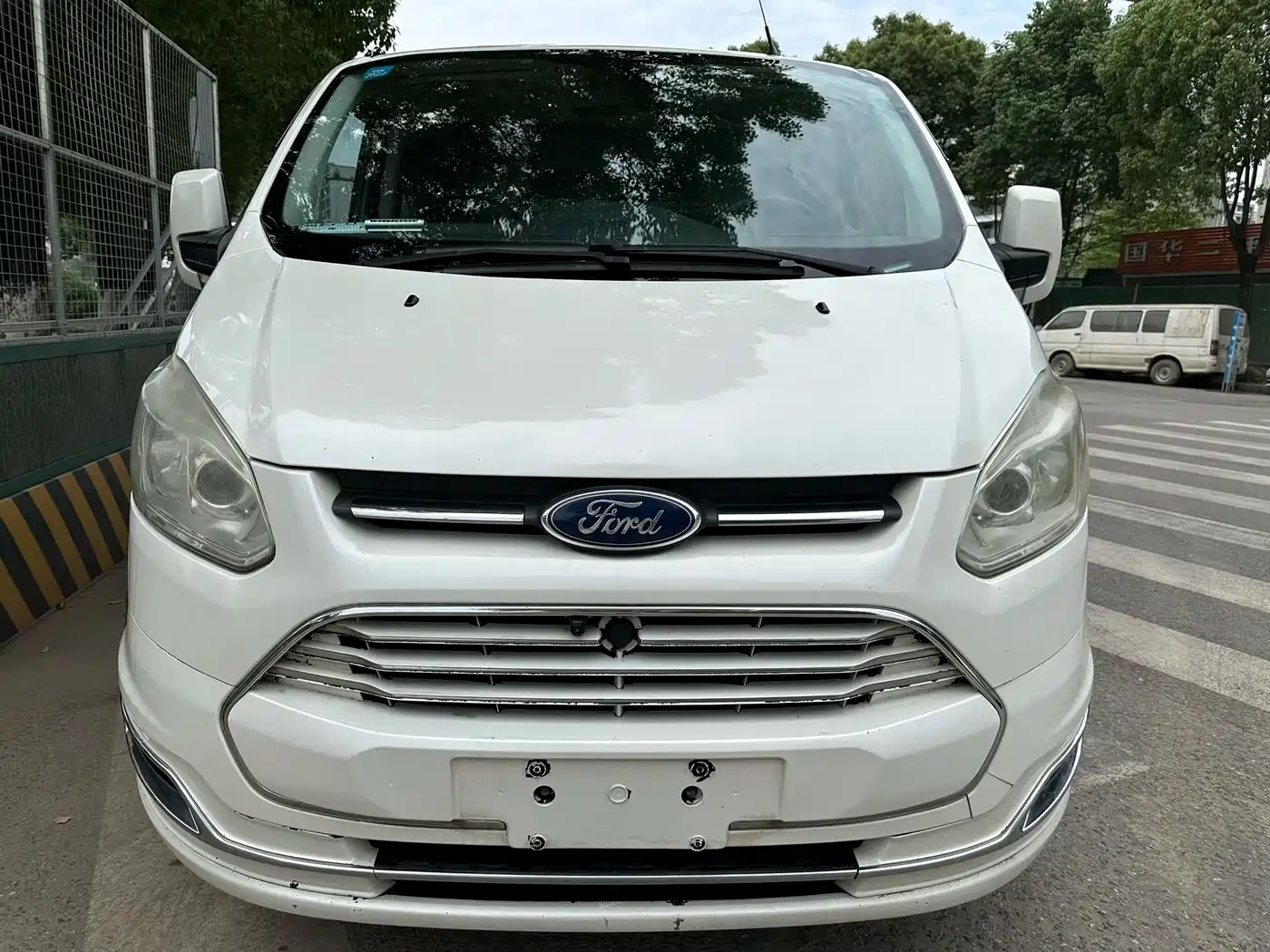 Ford Tourneo 2016 2.0T Manual Elite Edition фото 2