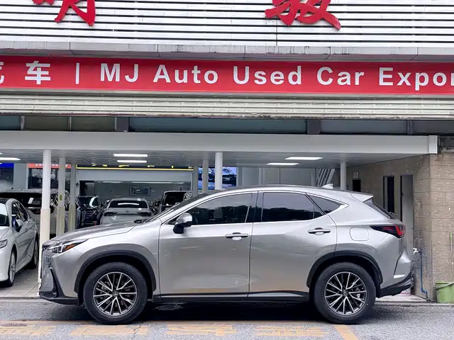 Lexus NX 2022 260 FWD Innovation Edition — фото 3