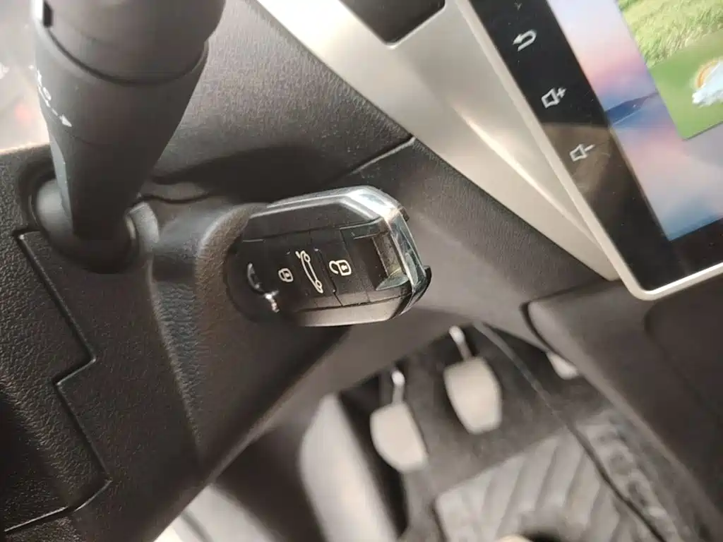 Peugeot 301 2017 2017 1.6L Manual Comfort Edition