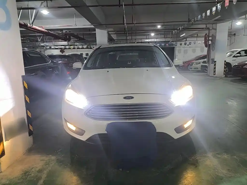 Photo 3 - Ford Focus