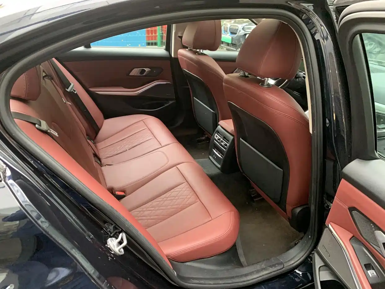 BMW 3 Series 2022 330i M Sport Shadow Edition фото 13