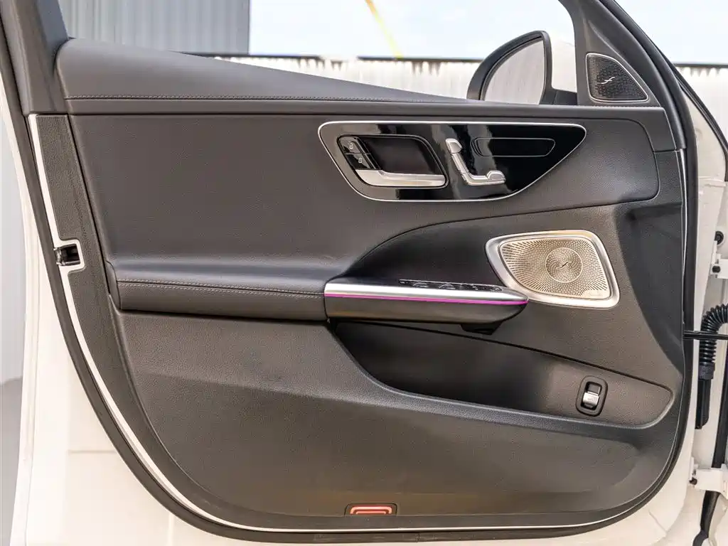 Mercedes-Benz C-Class 2025 Facelift C 260 L Sport Edition фото 12