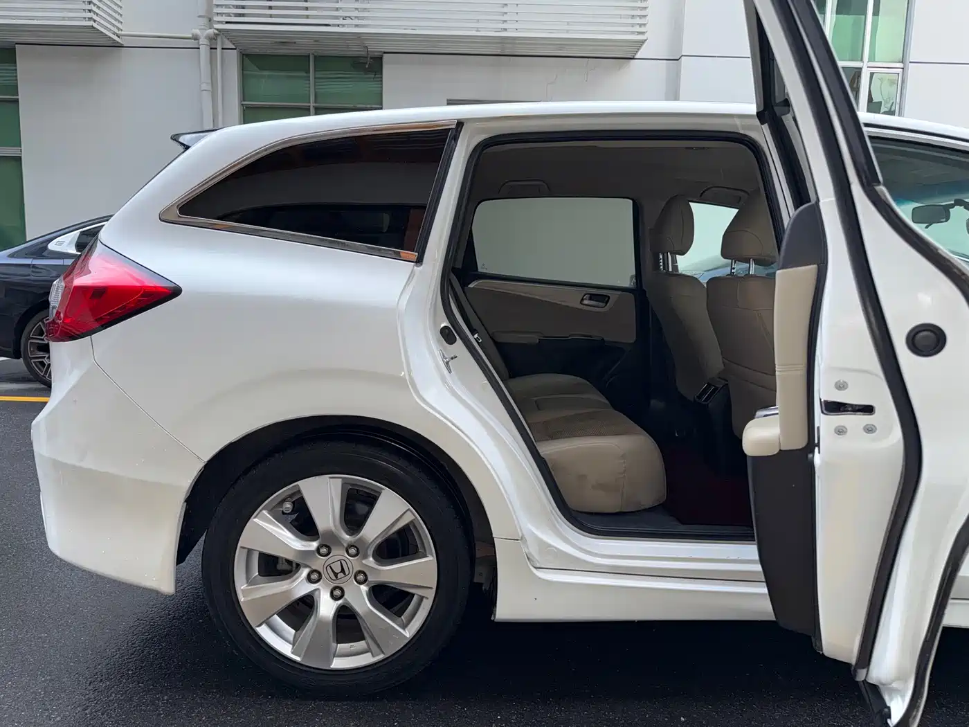 Honda Jade 2014 2014 1.8L Automatic Comfort Elite 5-seater