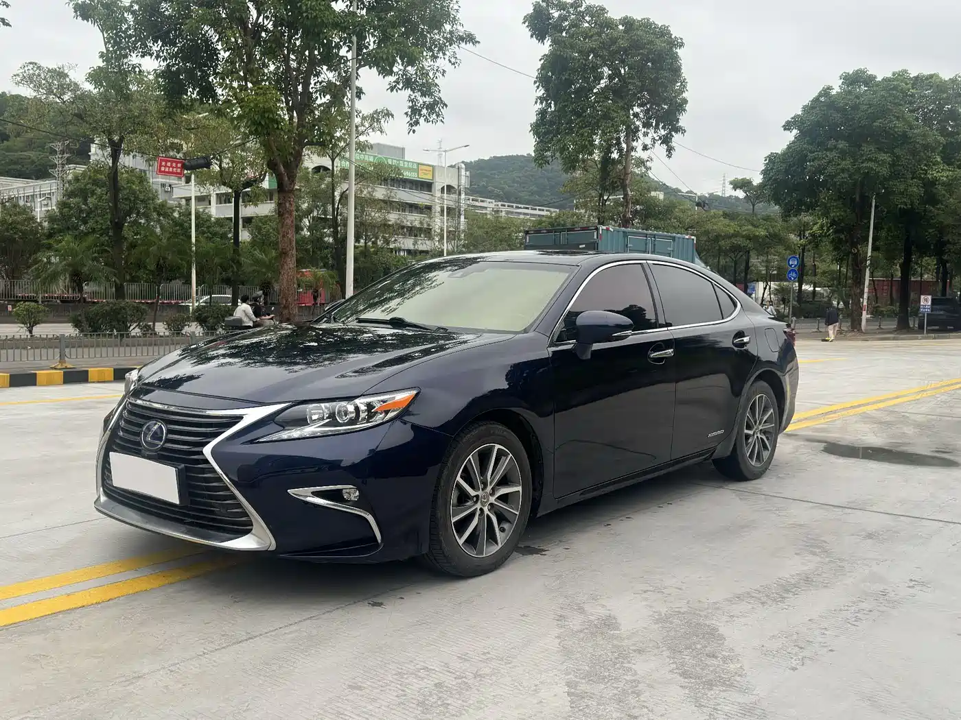 Lexus ES 2015 300h Comfort Edition