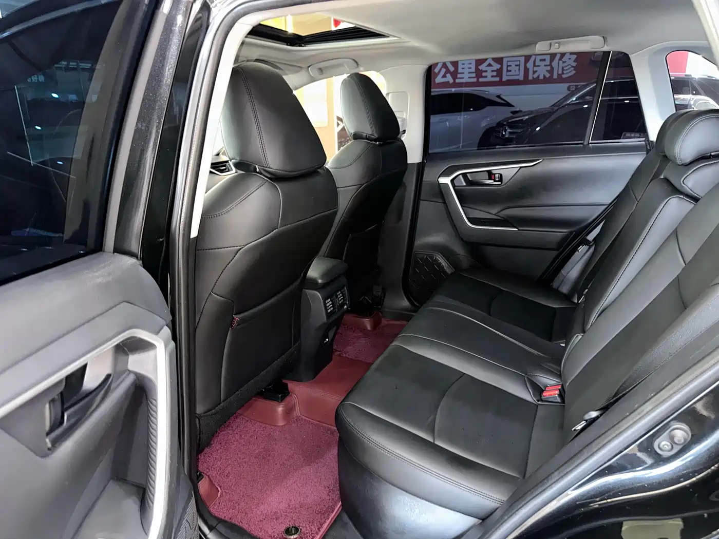 Toyota RAV4 Rongfang 2023 Hybrid 2.5L E-CVT 2WD Elite Edition фото 12