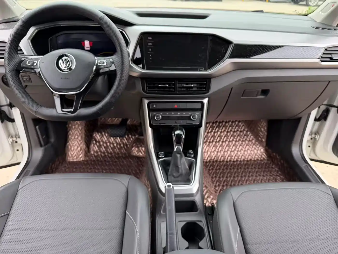 Volkswagen T-Cross 2019 280TSI DSG Luxury Edition фото 6