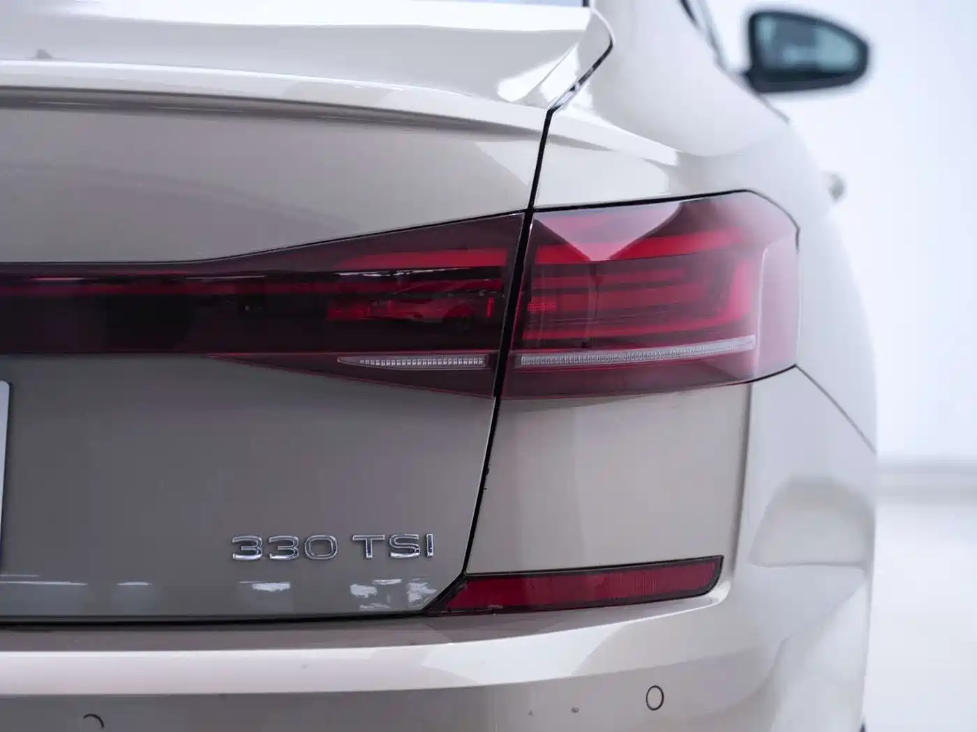 Volkswagen Passat 2022 330TSI Starlight Elite Edition фото 18