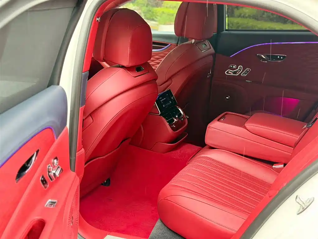 Bentley Flying Spur 2022 4.0T V8 Mulliner фото 6