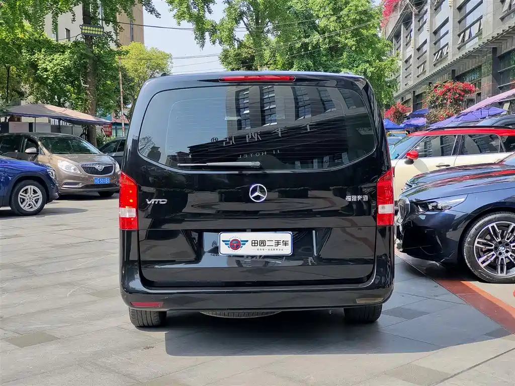 Mercedes-Benz Vito 2023 2.0T Elite 7-Seater фото 5