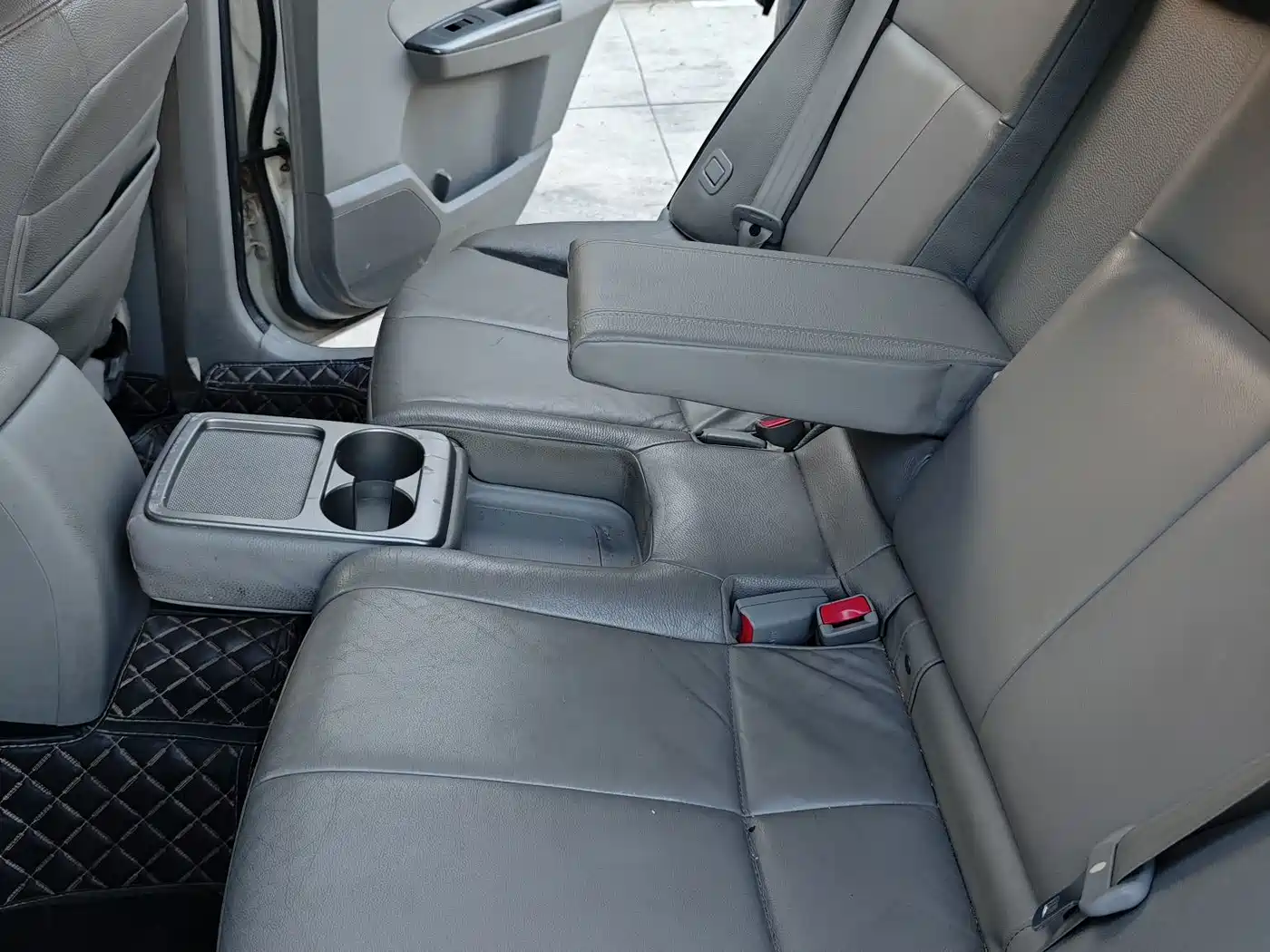 Subaru Forester 2012 2011 2.5XS Automatic Luxury Edition