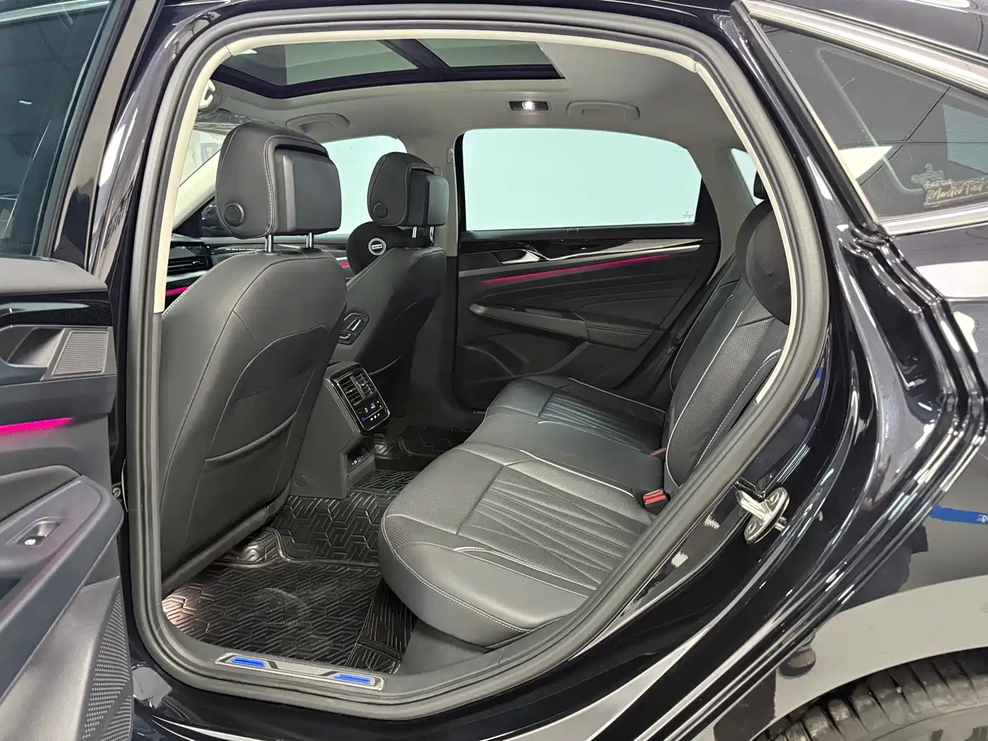 VOLKSWAGEN PASSAT NEW ENERGY