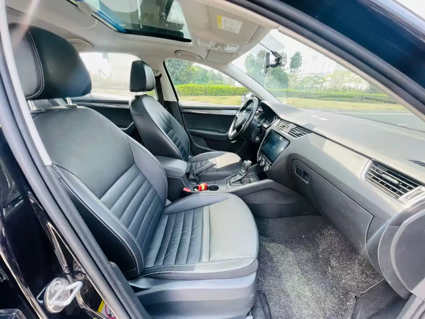 Škoda Octavia 2016 TSI280 DSG Smart Edition фото 10