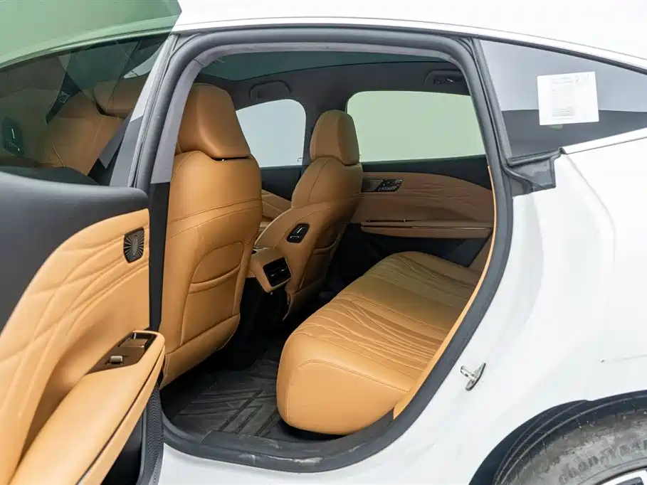 Geely Galaxy Galaxy Xingyao 8 2025 130km EM-P Starship Edition фото 16