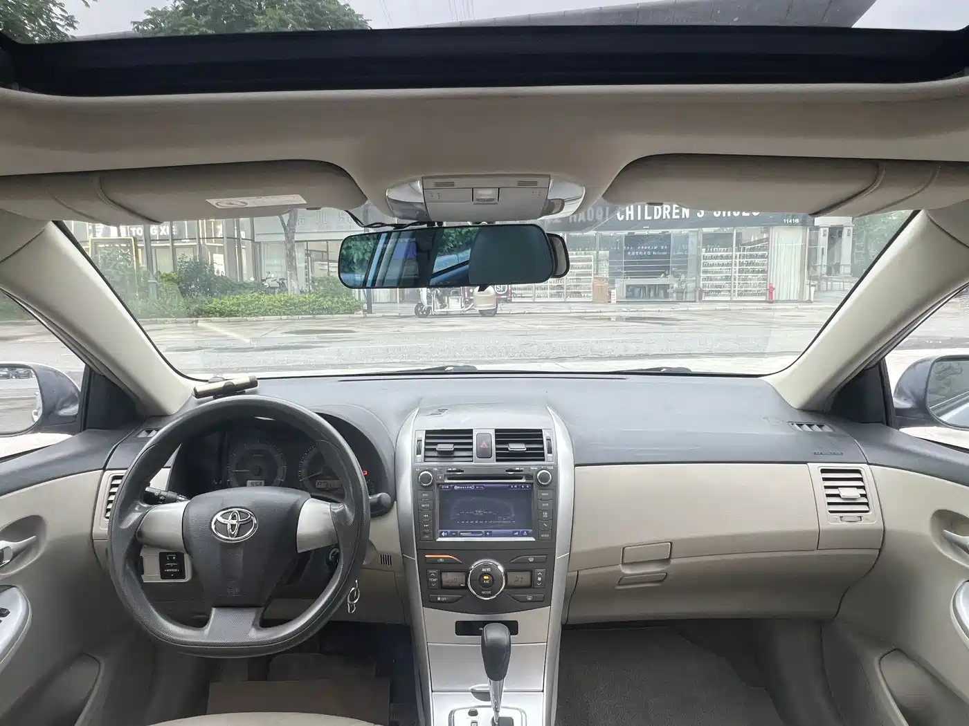 Toyota Corolla 2011 1.8L CVT GL-i фото 12
