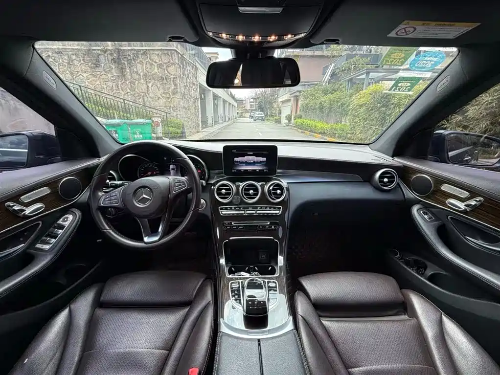 Mercedes-Benz GLC 2019 GLC 260 4MATIC Dynamic фото 4