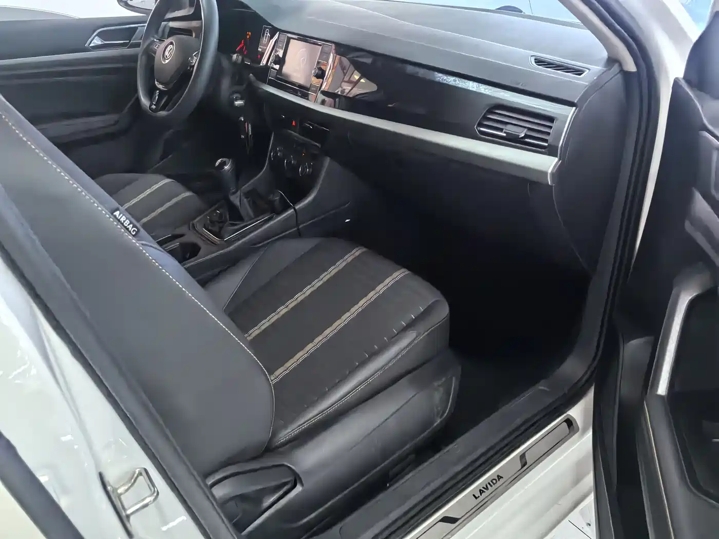 Volkswagen Lavida 2019 1.5L Manual Comfort Edition China VI фото 9