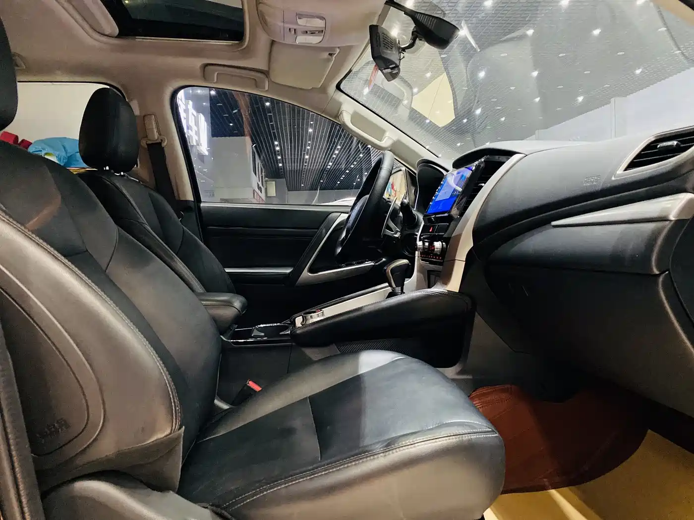 Mitsubishi Pajero Sport (Import) 2020 3.0L Luxury Edition фото 8