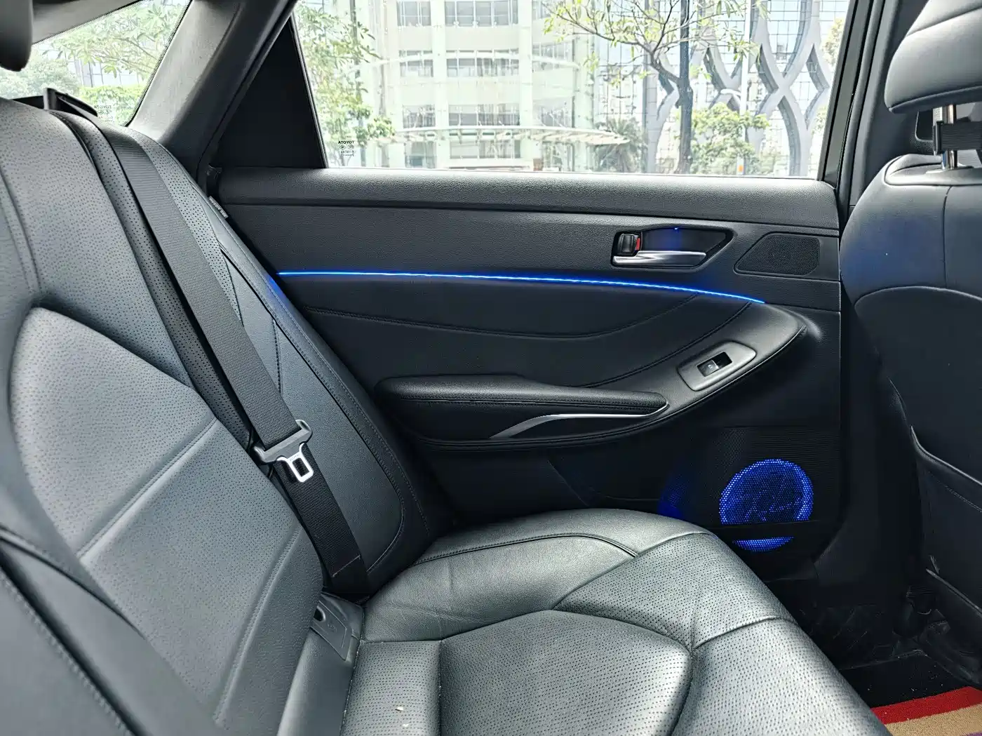Toyota Avalon 2022 2.0L Luxury Edition фото 8
