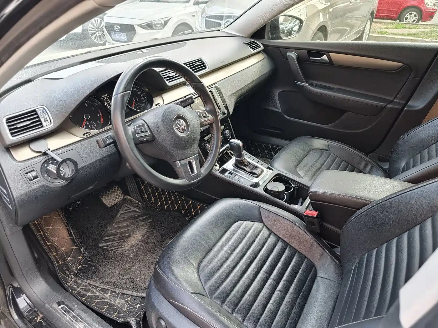Volkswagen Magotan 2016 1.8TSI 25th Anniversary Edition фото 2