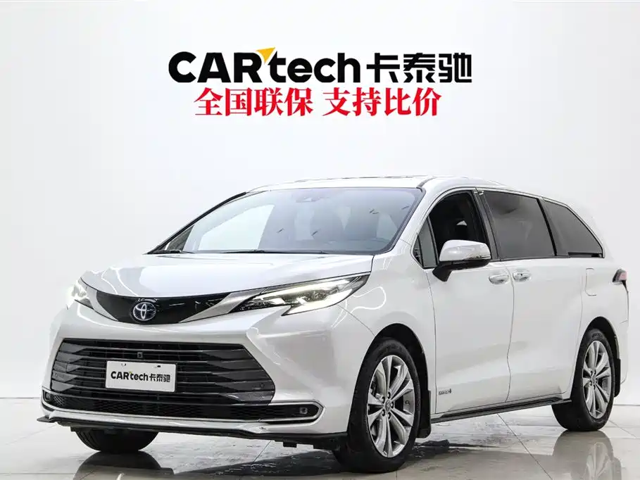 Toyota Sienna 2023 2.5L Hybrid Premium Edition фото 2