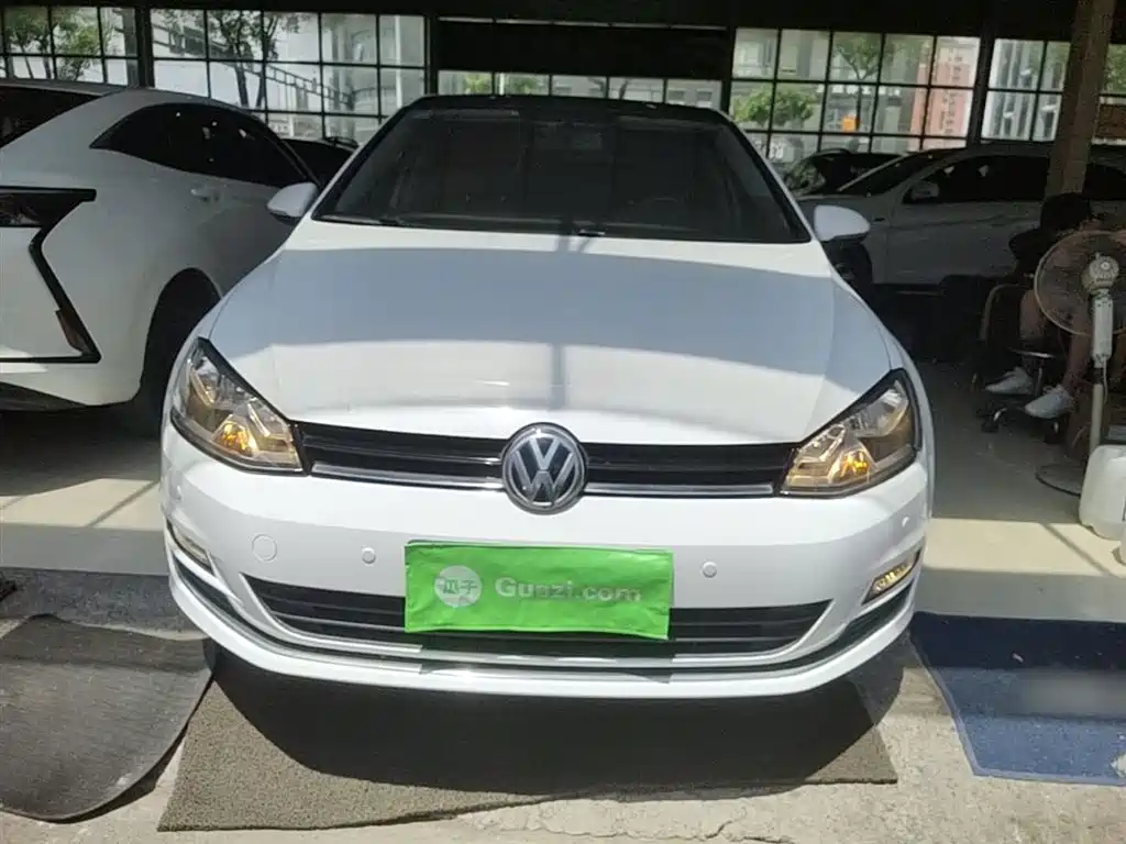 Volkswagen Golf 2016 1.6L Automatic Comfort фото 3