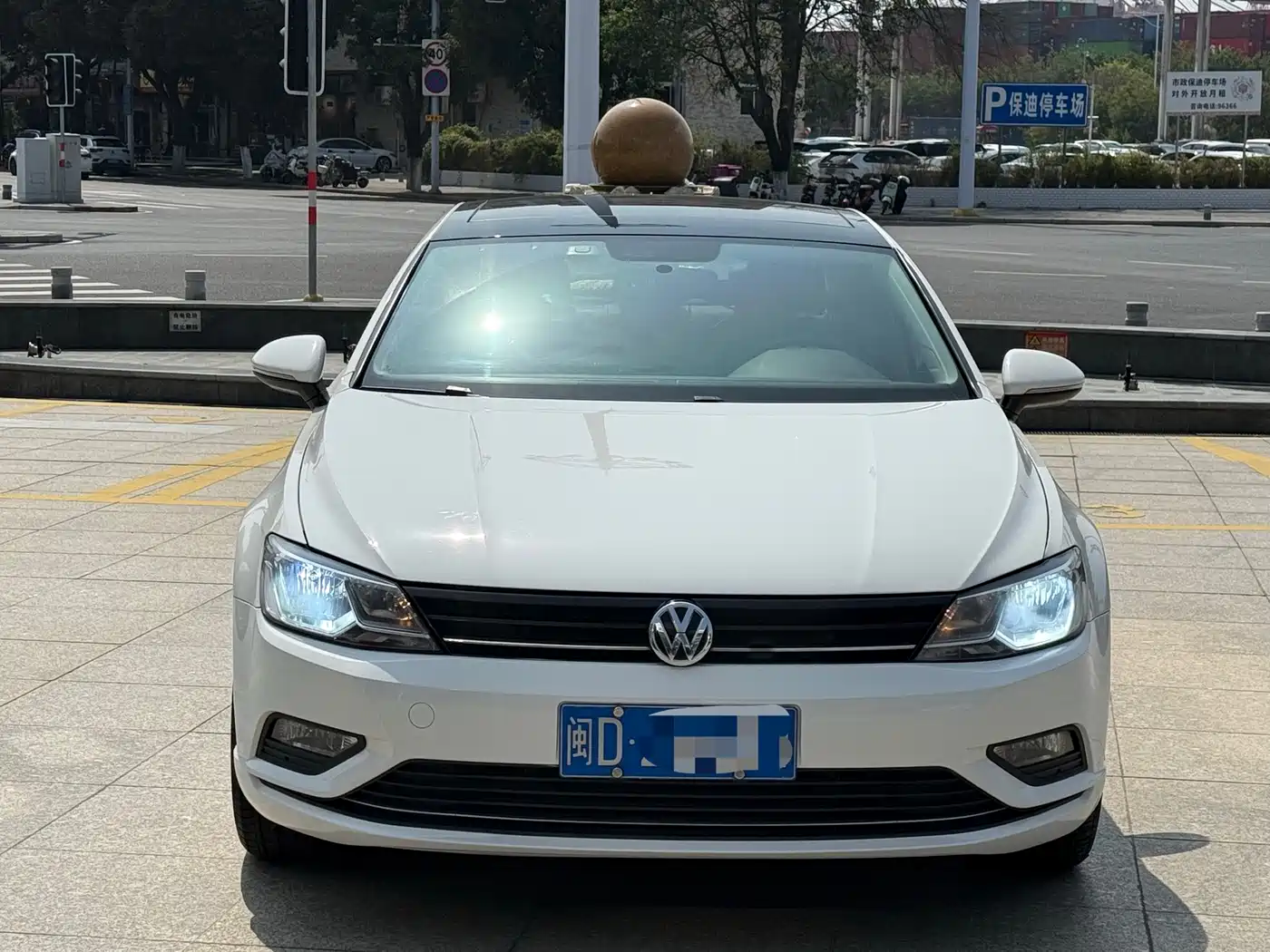 Volkswagen Lamando 2015 280TSI DSG Comfort фото 2