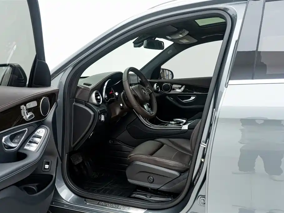 Mercedes-Benz GLC 2018 Facelift GLC 260 4MATIC Dynamic фото 17